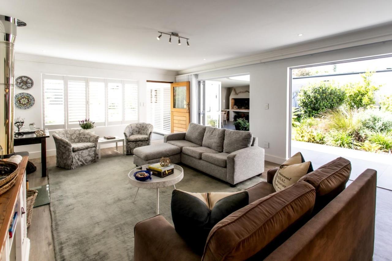 Sea Whisper Holiday home